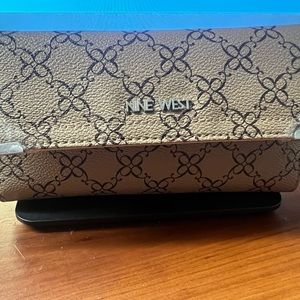 Nine West verna checkbook wallet